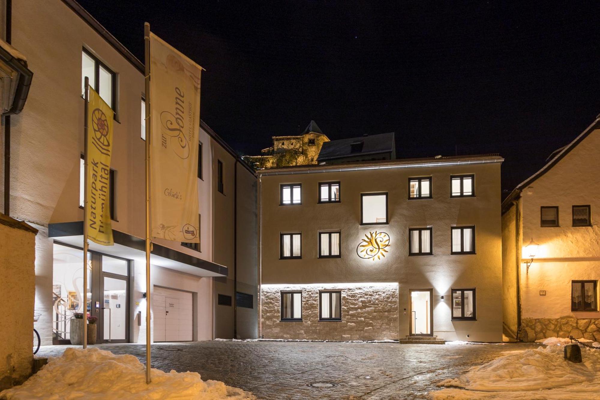 Hotel-Gasthof Zur Sonne Pappenheim Esterno foto